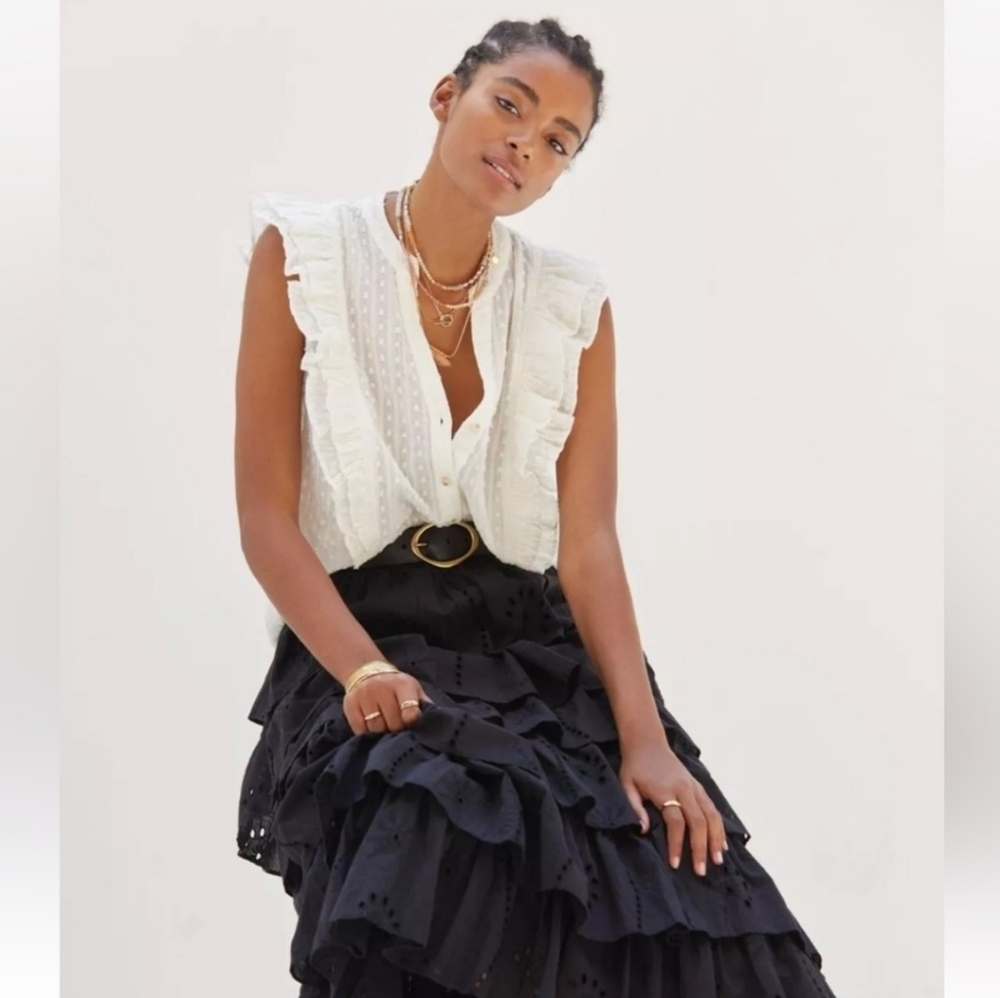 Pilcro White Sleeveless Ruffled Eyelet Button-Front Blouse - Picture 4 of 10